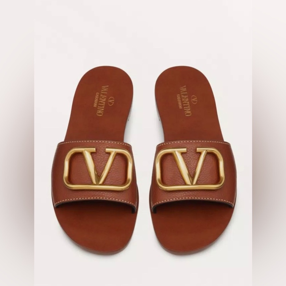 Authentic Valentino Garavani calf leather slides. Size 39